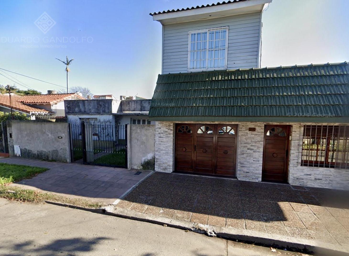 3 ambientes con entrada de auto - Venta Directa!!