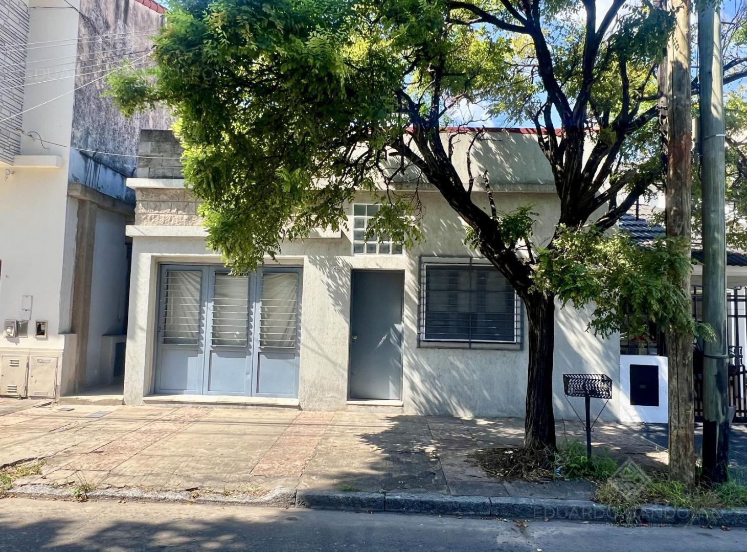 Impecable inmueble con garage y jardín - Vta Directa - OPORTUNIDAD!!!
