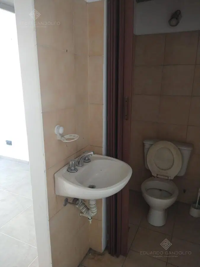 Excelente local comercial en la mejor cuadra de Escalada Centro!!! 1
