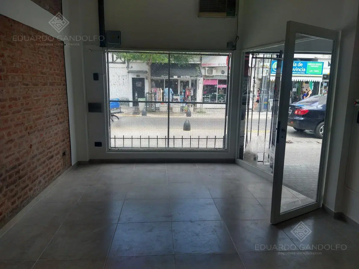 Excelente local comercial en la mejor cuadra de Escalada Centro!!! 4