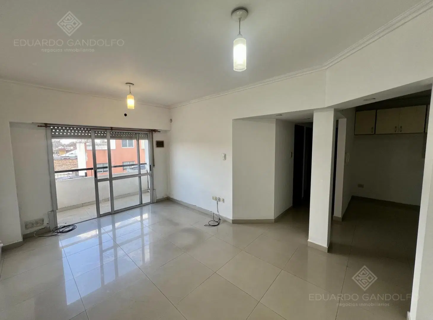 Excelente 3 ambientes con balcón - Expensas, TSG y AySA incluido en el precio Final!!!! 2