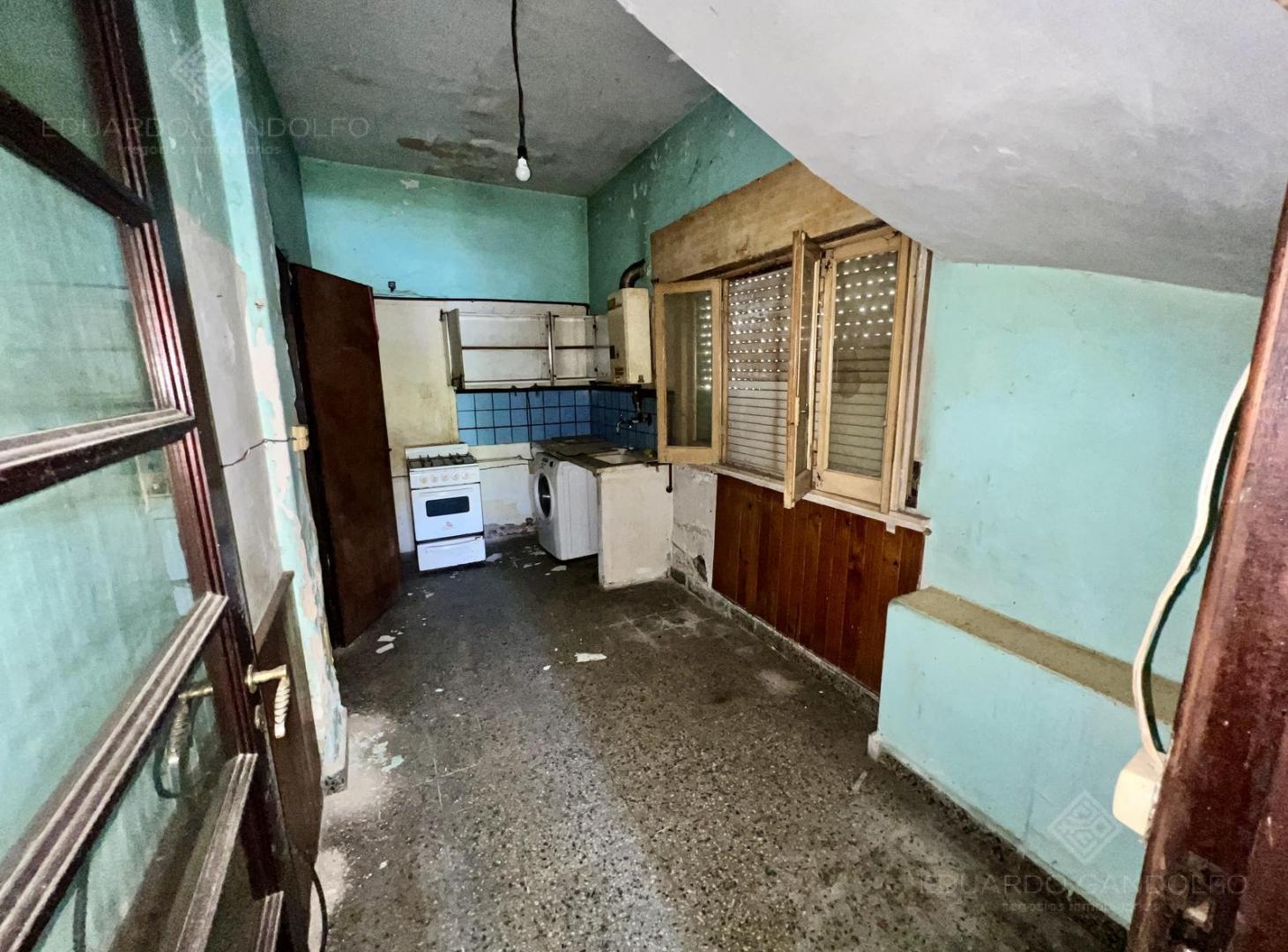 Foto de Casa con 5 unidades independientes - Muy buena Zona - Vta Dta - Apto, imagen 1