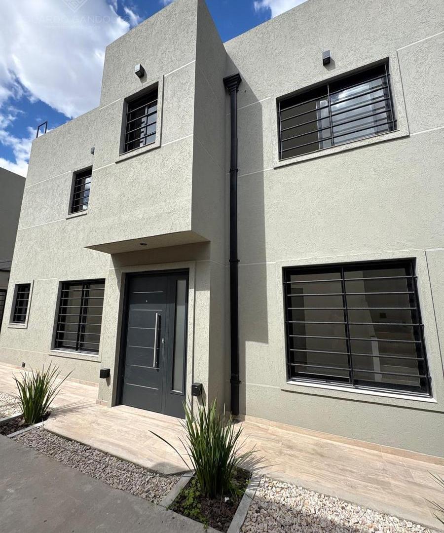 Foto de Duplex a estrenar en Llavallol, excelente ubicación., imagen 1