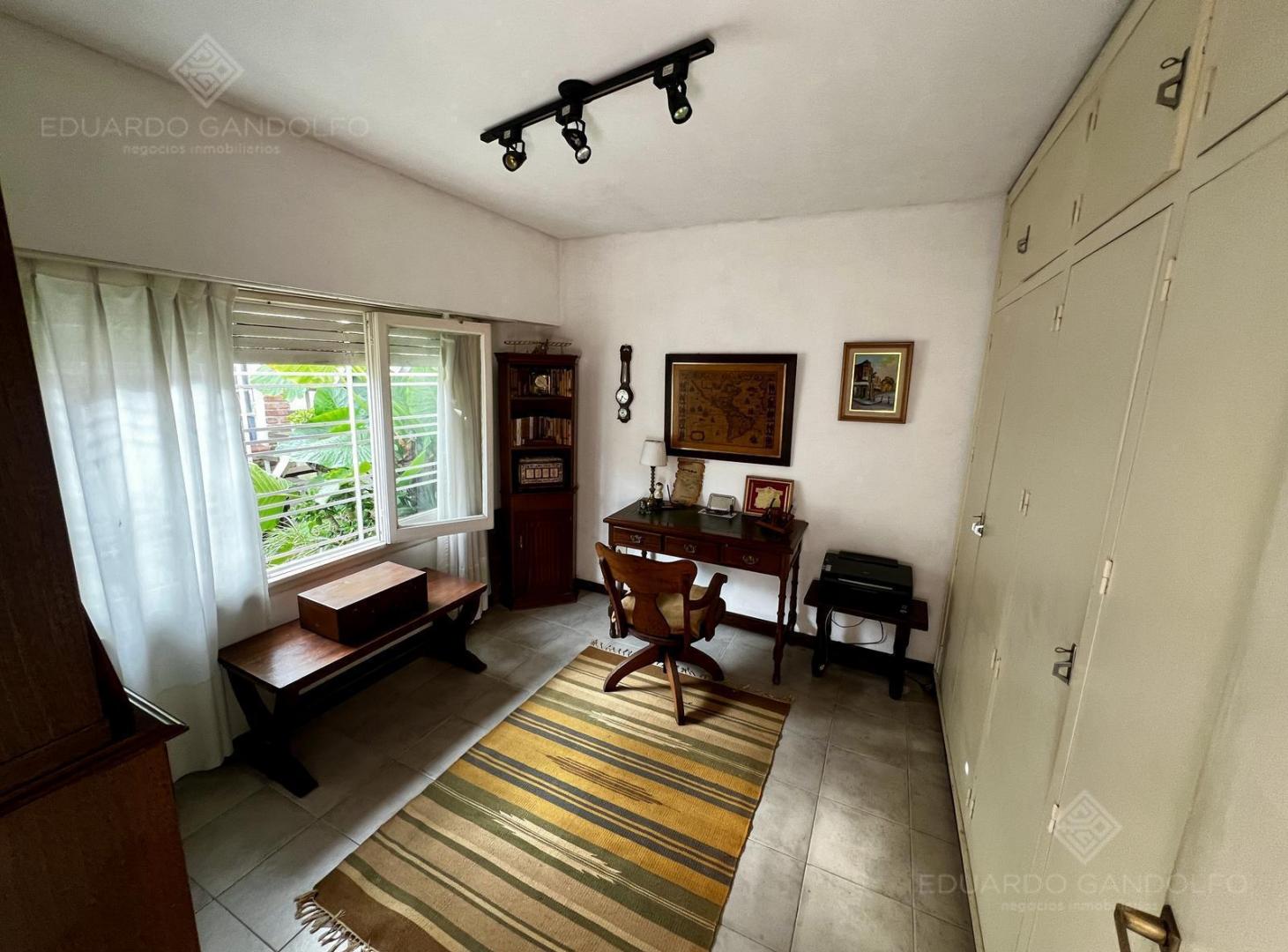 Foto de Chalet de 3 dorm, 2 baños, jardín, cocher y terraza - PERMUTA - Apto, imagen 5
