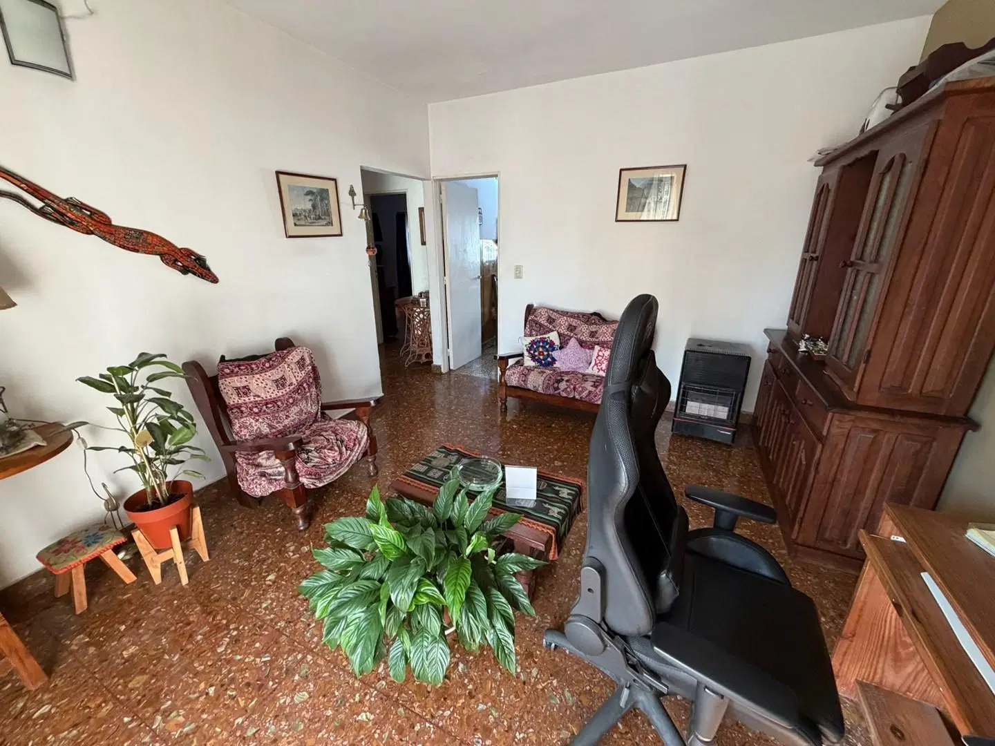 INMUEBLE 2 PLANTAS - 2/3 FAMILIAS Y/O RENTA 8