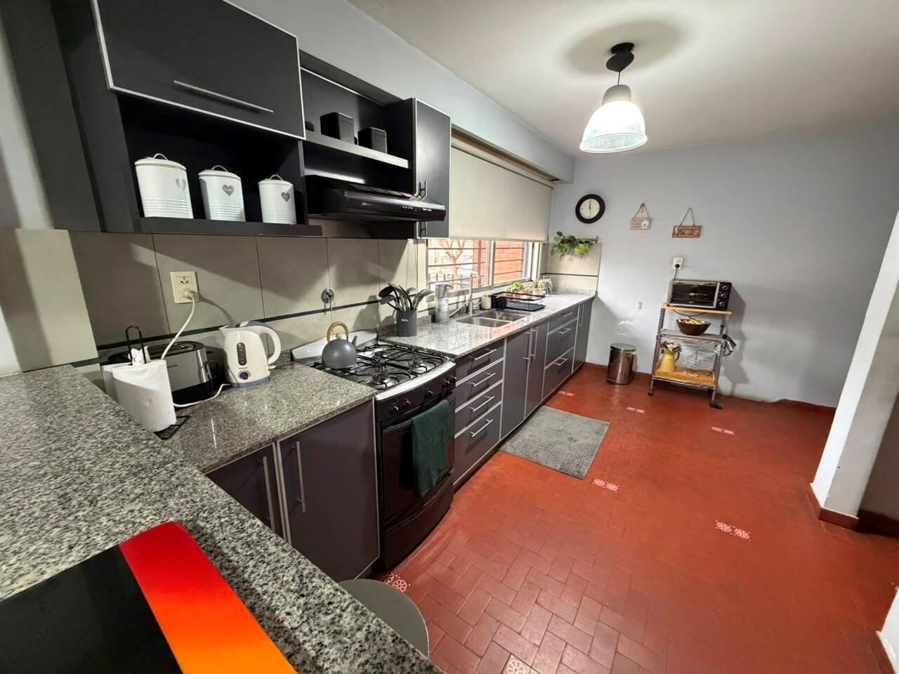 Foto de SOLIDA LUMINOSA AMPLIA CASA EN BECCAR, imagen 2