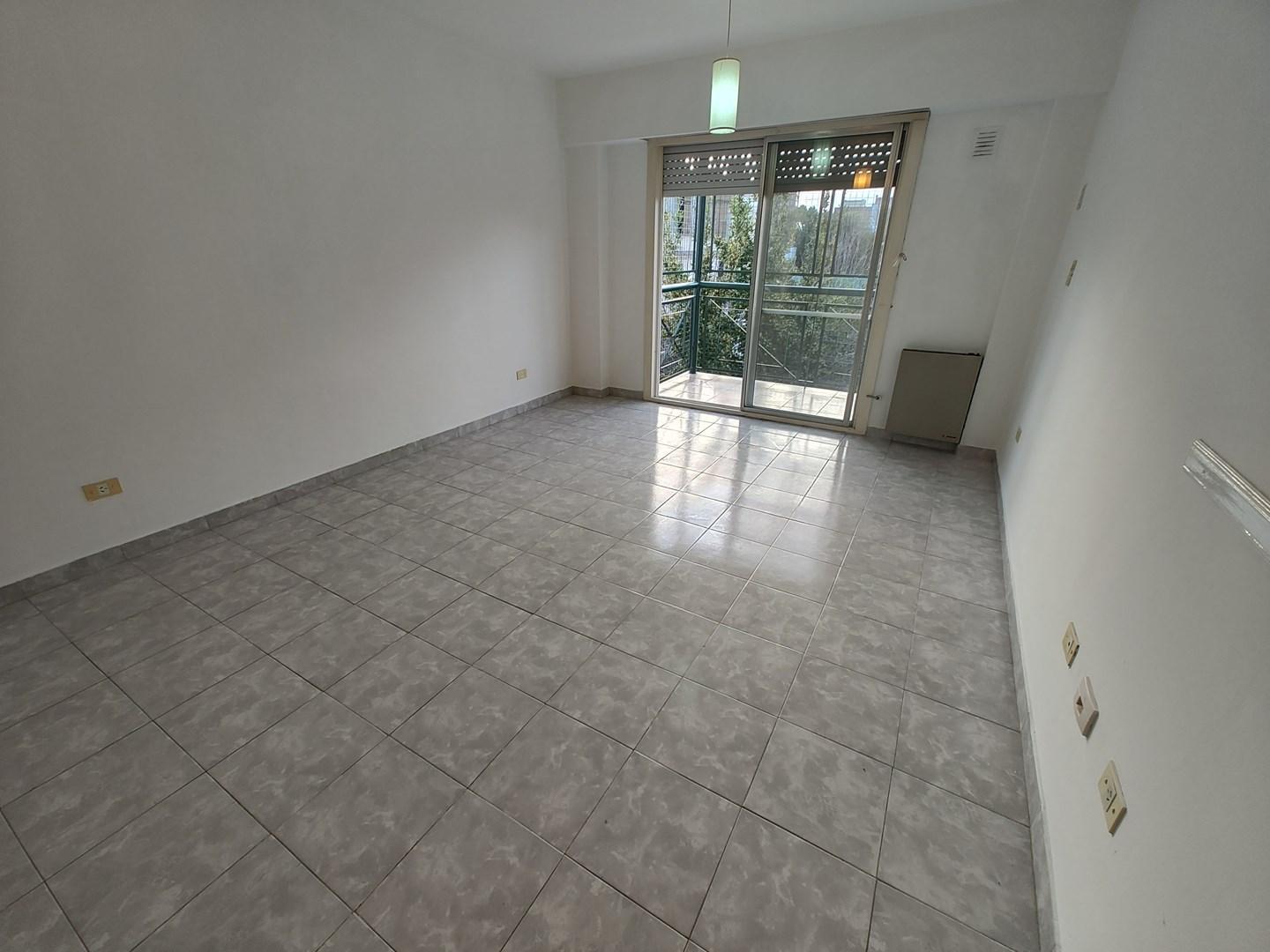 Foto de DEPTO 1 AMBIENTE IMPECABLE - VIVIENDA O PROFESIONAL - INMEJORABLE, imagen 2