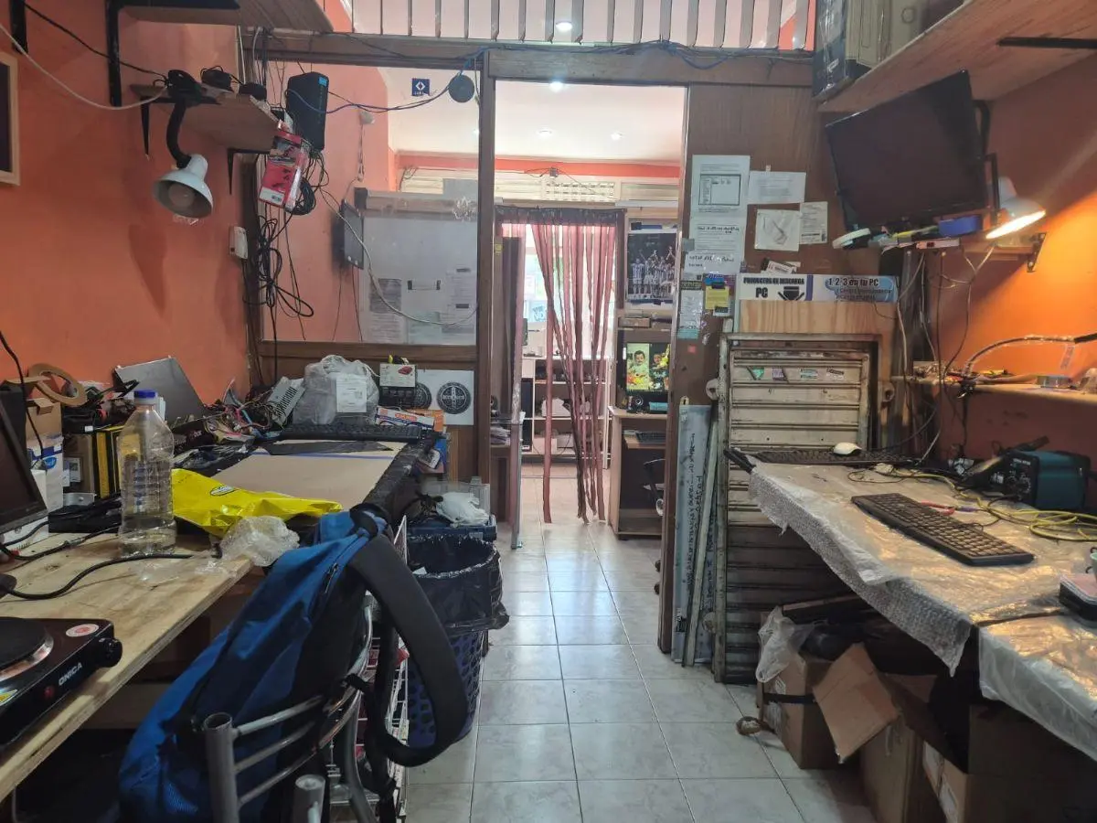 Local en venta sobre Avenida Centenario 4