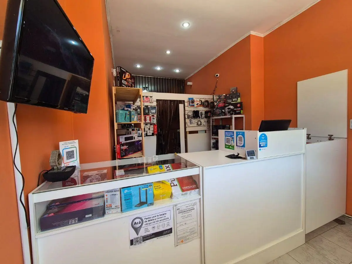 Local en venta sobre Avenida Centenario 3