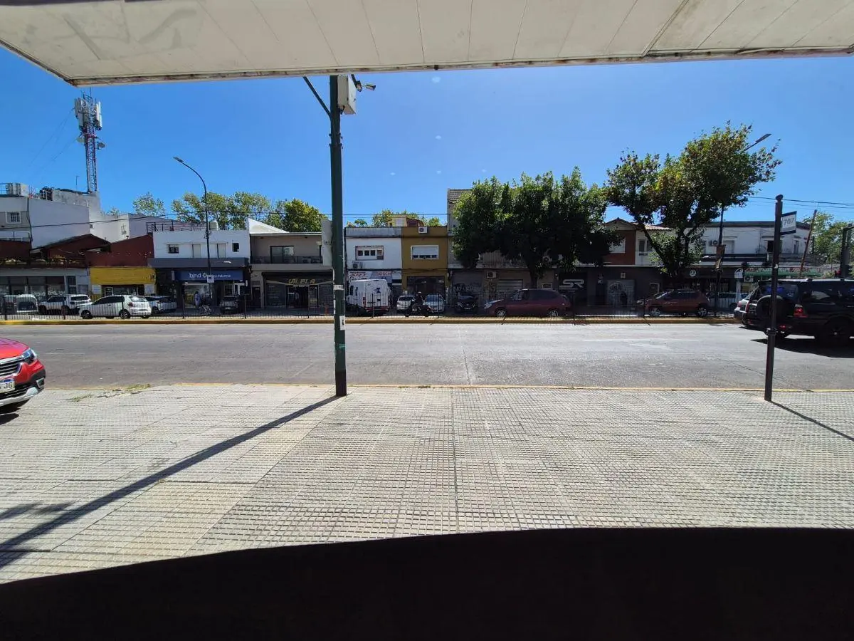 Local en venta sobre Avenida Centenario 5