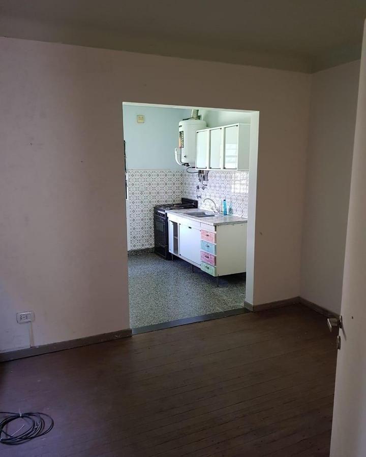 Venta - Casa a Reciclar 3 Amb. en Tigre, Gran Lote, Jardín y Excelente Ubicación 3