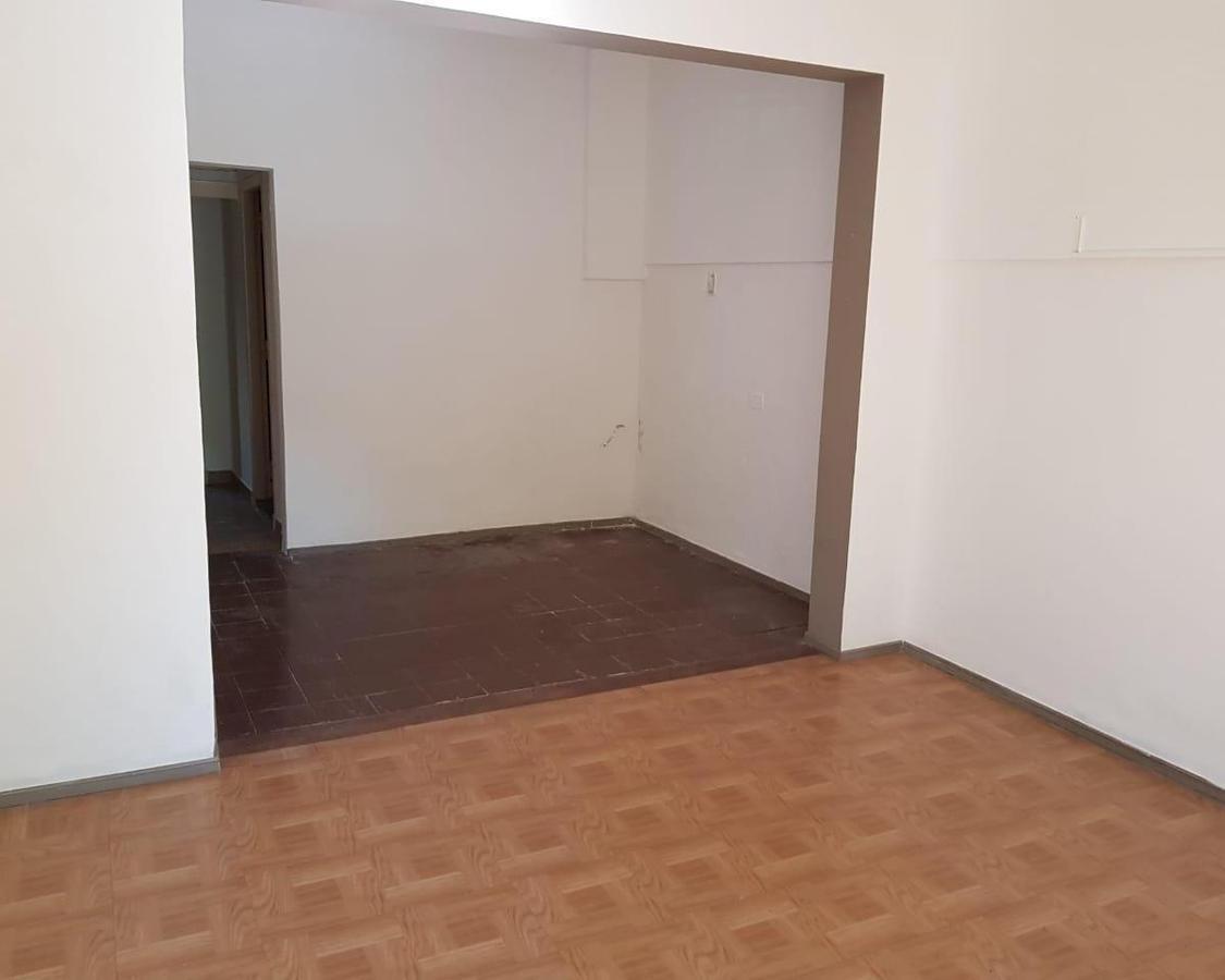 Venta - Casa a Reciclar 3 Amb. en Tigre, Gran Lote, Jardín y Excelente Ubicación 5