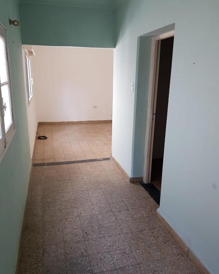 Venta - Casa a Reciclar 3 Amb. en Tigre, Gran Lote, Jardín y Excelente Ubicación 4