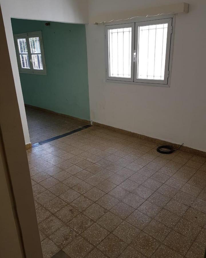 Venta - Casa a Reciclar 3 Amb. en Tigre, Gran Lote, Jardín y Excelente Ubicación 1