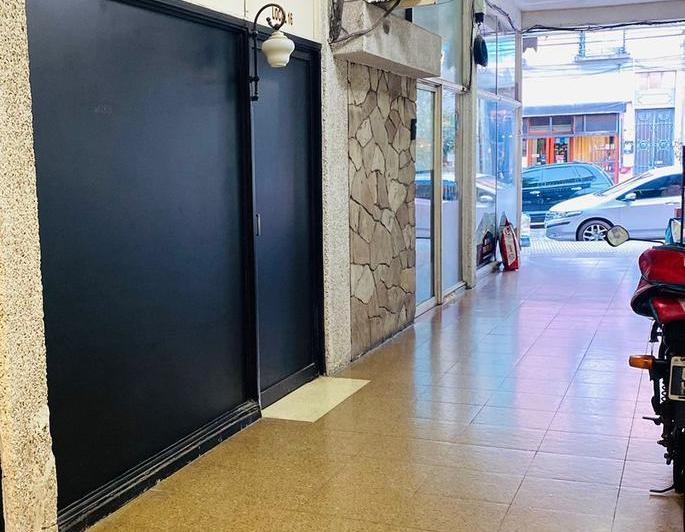 Foto de Venta - Local comercial en San Isidro dentro de galería con doble acceso, imagen 4