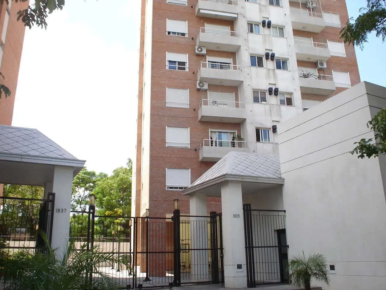 Alquiler - Departamento 2 Amb. en Beccar sobre Av. Centenario con Balcón y Amenities 2