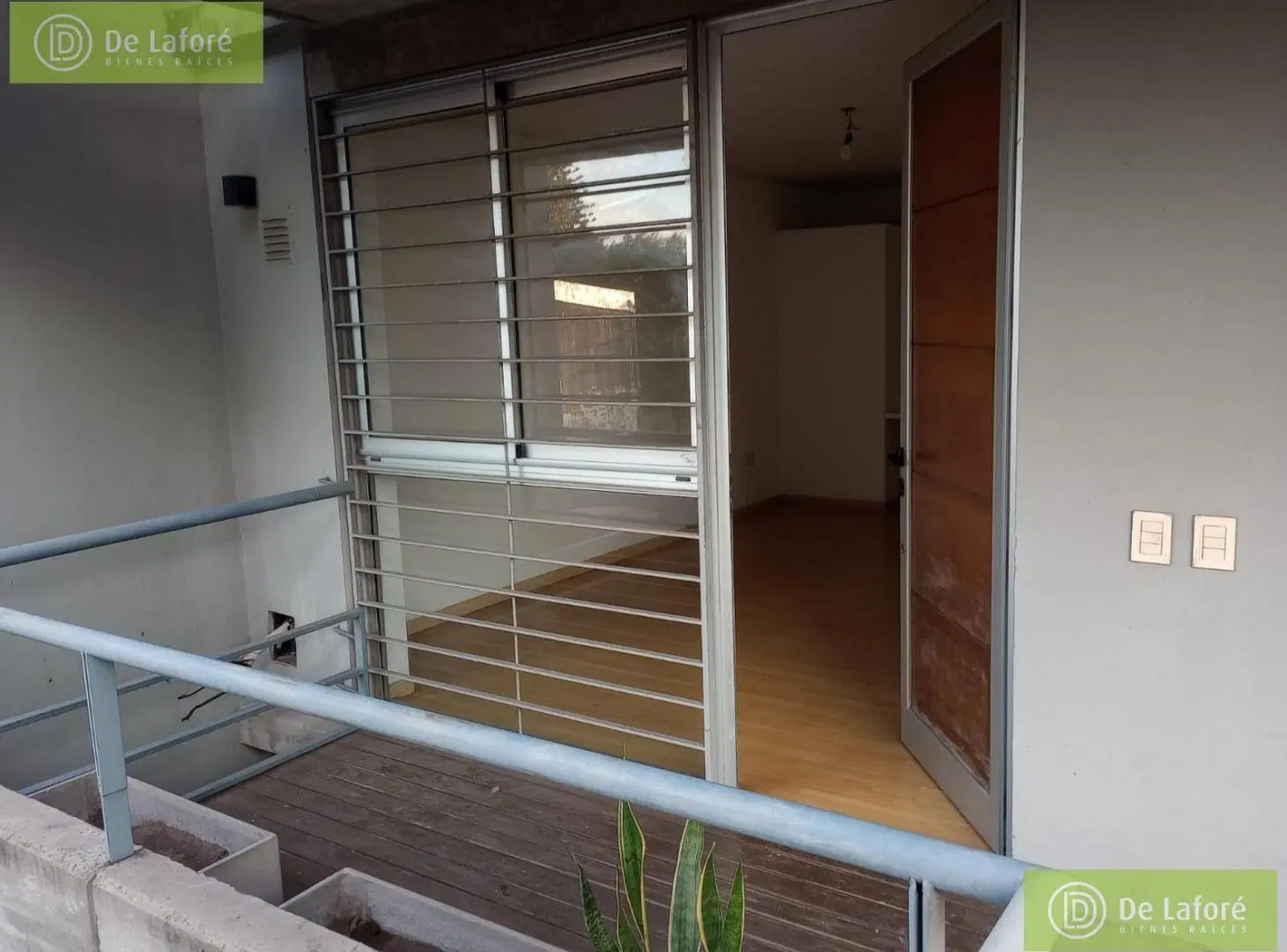 Venta - Departamento 2 ambientes en Victoria con balcón y cochera 3
