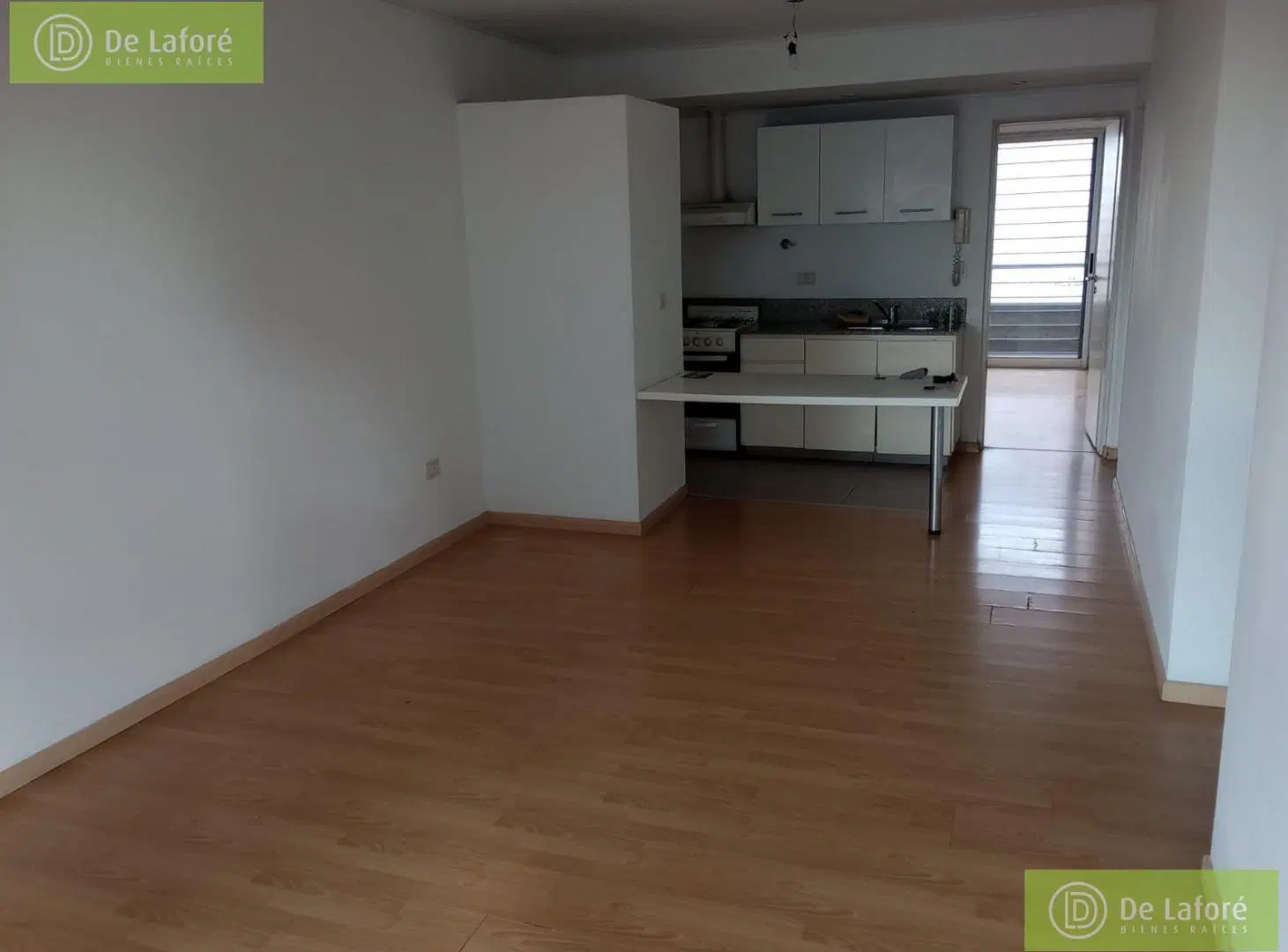 Venta - Departamento 2 ambientes en Victoria con balcón y cochera 4