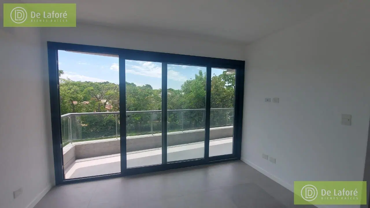 Alquiler - Dpto. 2 ambientes en San Isidro con balcón pileta cochera excelente ubicación 1
