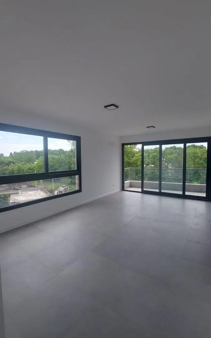 Alquiler - Dpto. 2 ambientes en San Isidro con balcón pileta cochera excelente ubicación 2