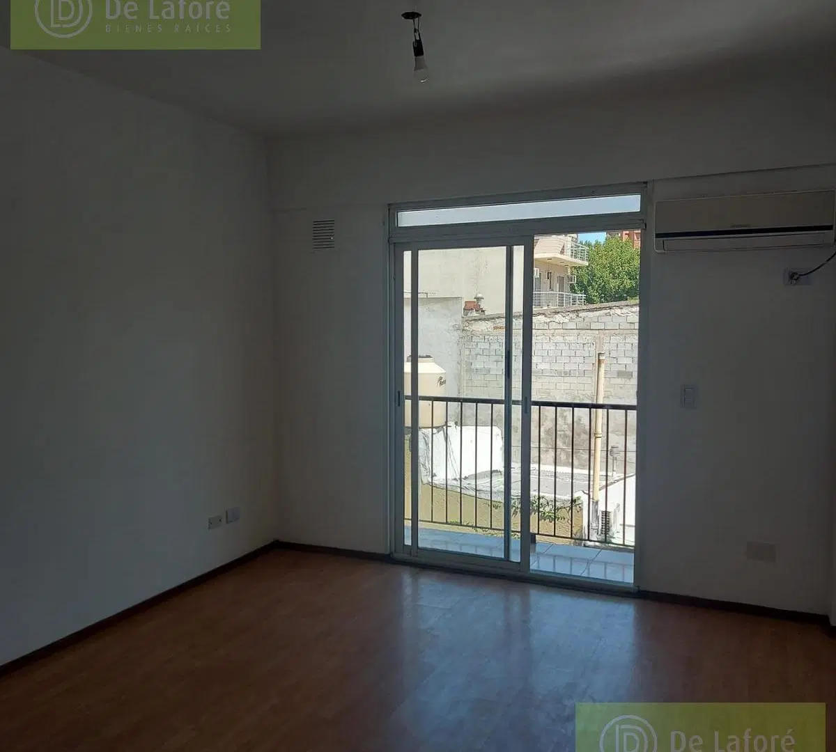 Alquiler - Departamento 2 ambientes con balcón y cochera descubierta en San Fernando 3