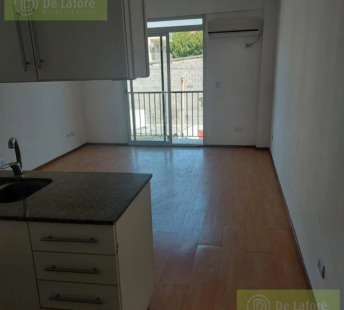 Alquiler - Departamento 2 ambientes con balcón y cochera descubierta en San Fernando 4
