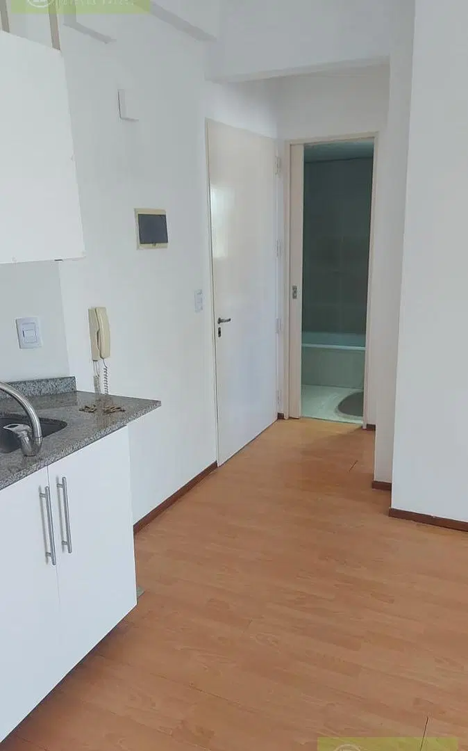 Alquiler - Departamento 2 ambientes con balcón y cochera descubierta en San Fernando 1