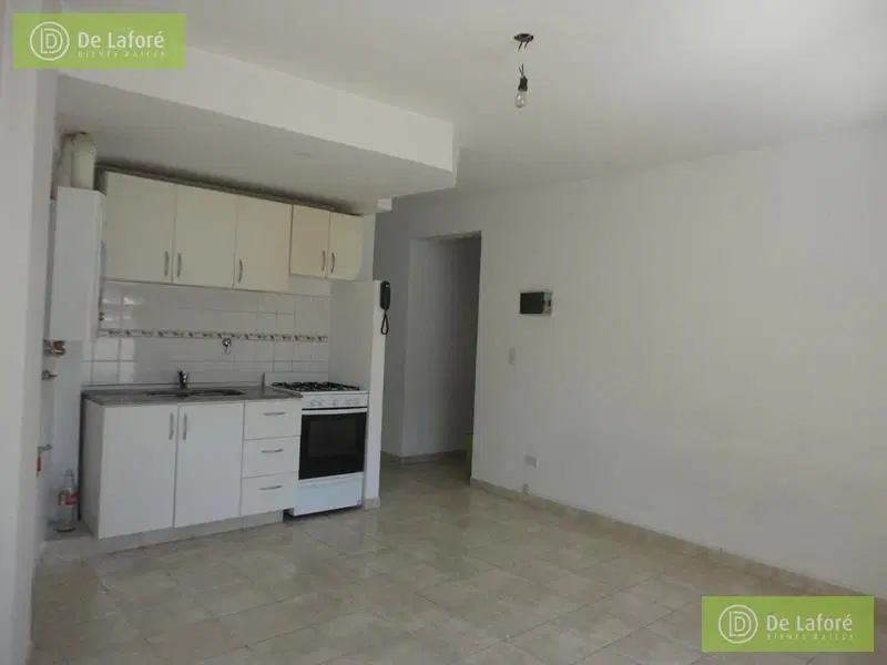 Alquiler - Departamento 2 ambientes en Victoria con balcón y cochera cubierta 4