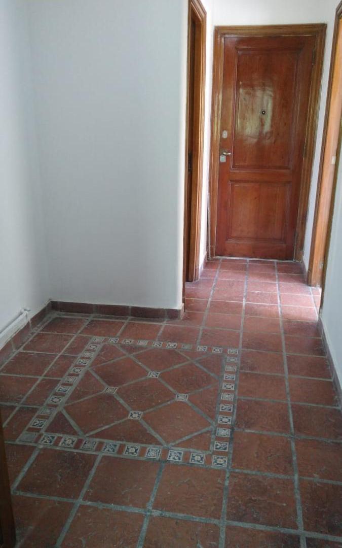 Foto de ALQUILER - Dpto. tipo PH de 2 amb. en San Isidro sobre Av. Centenario, imagen 1