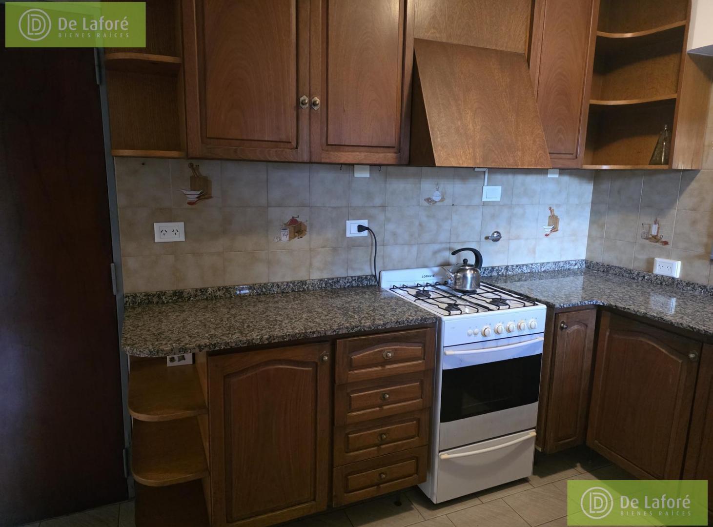 Foto de ALQUILER - Casa estilo chalet, 5 amb. en Punta Chica, con pileta y, imagen 2