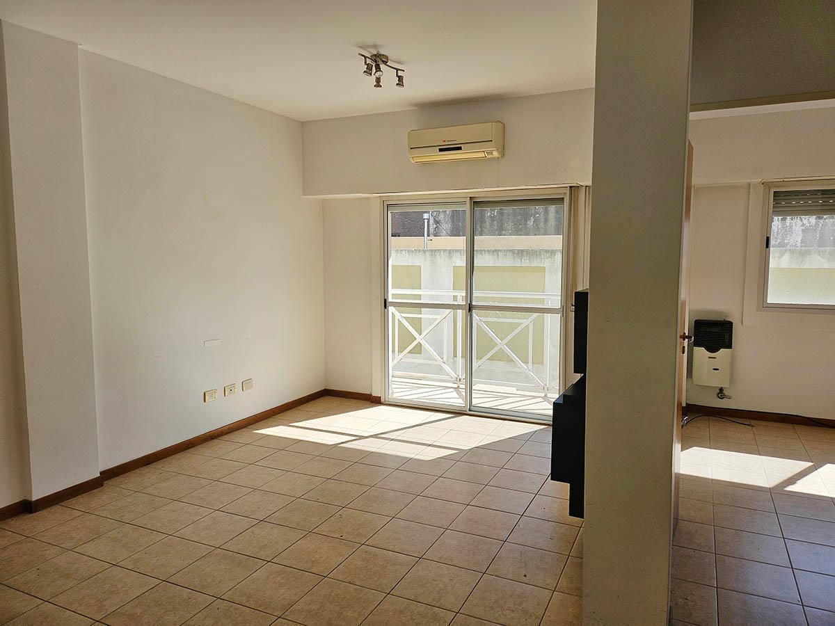 Foto de ALQUILER - Departamento 2 ambientes con balcón y cochera en San Fernando, imagen 5