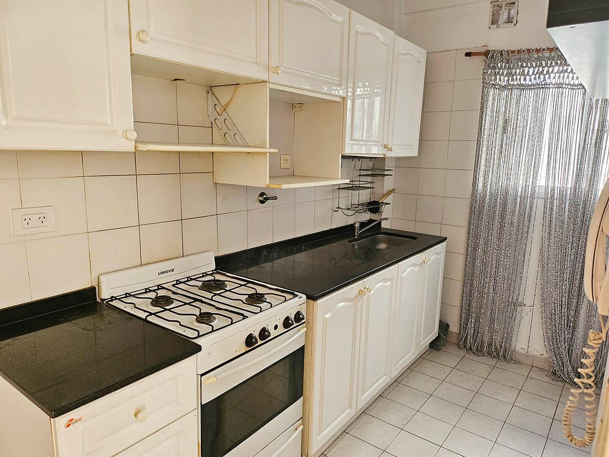 Foto de ALQUILER - Departamento 2 ambientes con balcón y cochera en San Fernando, imagen 1
