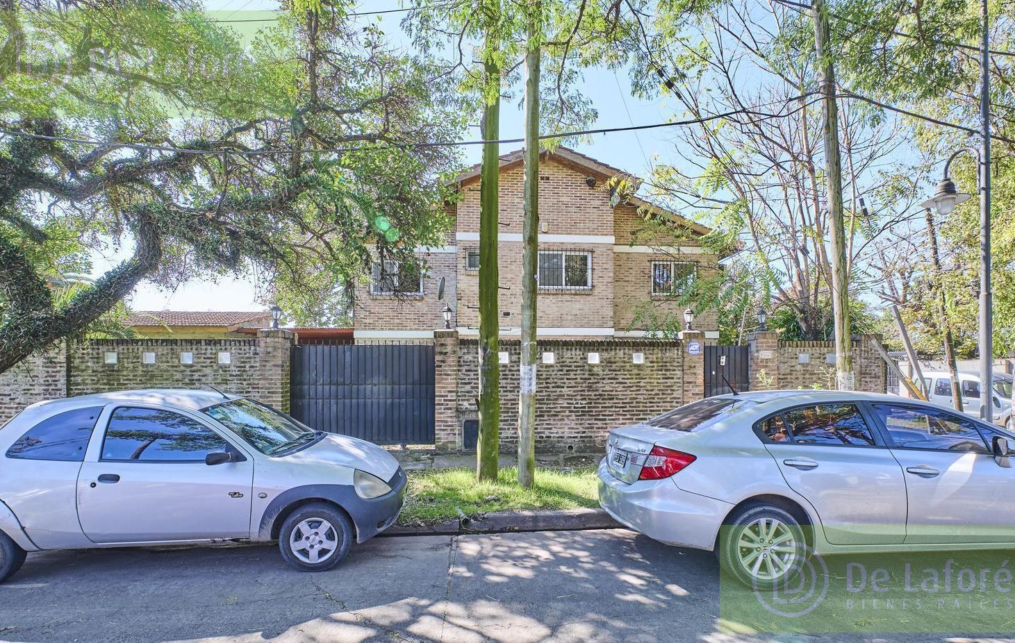 Foto de VENTA - Chalet 4 Ambientes con Cochera y Jardín en Don Torcuato, imagen 1