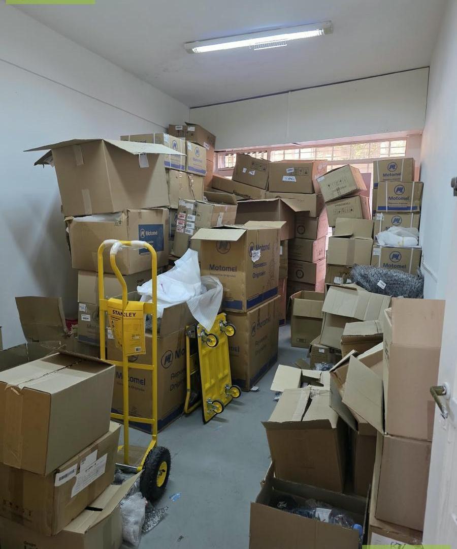 Foto de VENTA - Local comercial con baño, 27m2, orientación este, pleno centro, imagen 4
