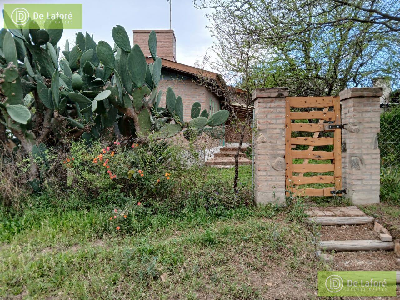 Foto de VENTA - Casa 3 amb. en lote de 731 m2 con galerías, parrilla y, imagen 2