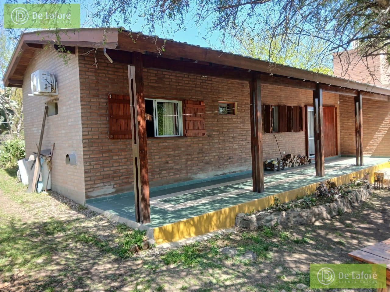 Foto de VENTA - Casa 3 amb. en lote de 731 m2 con galerías, parrilla y, imagen 1