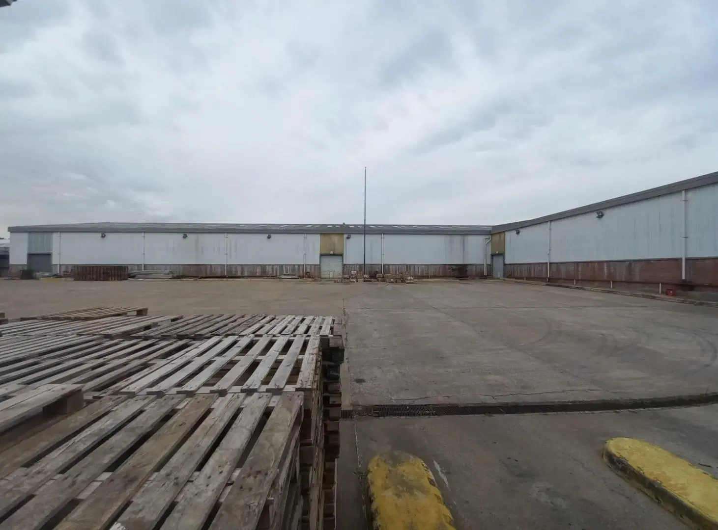 Depósito de 11.600 m2 en La Tablada 5