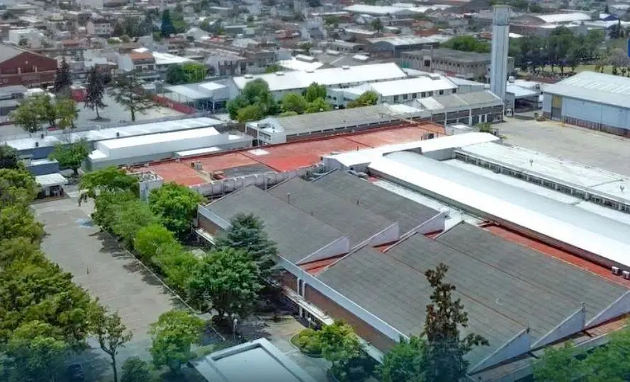 Alquila Depósito de 3600 m2 en La Tablada 4