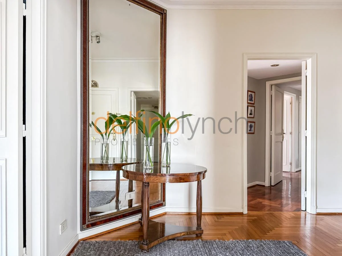 Excelente Categoría. Piso Alto. Talcahuano Esquina Juncal. Super Luminoso! 4