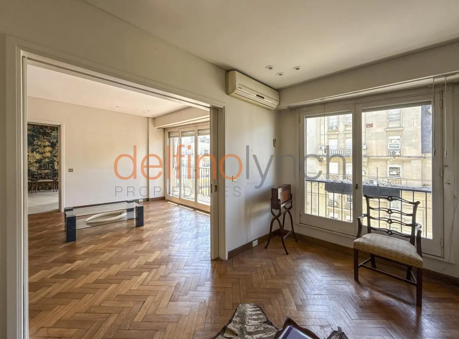 Excelente oportunidad en Av Alvear -Recoleta- en venta, piso alto con cochera 4