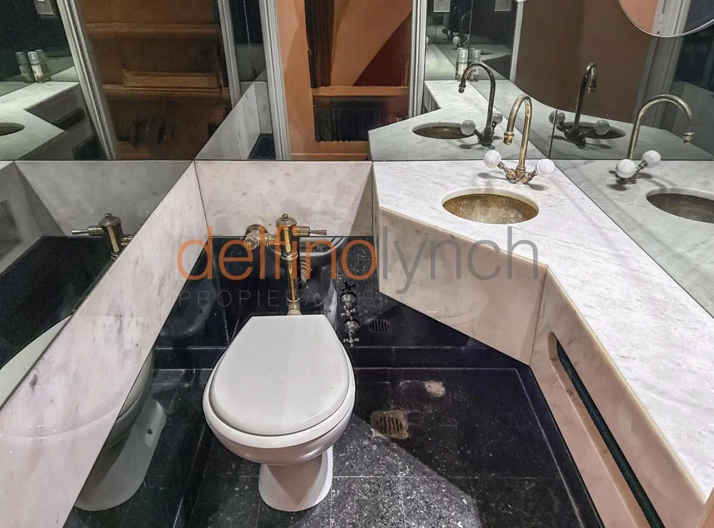 Excelente oportunidad en Av Alvear -Recoleta- en venta, piso alto con cochera 5