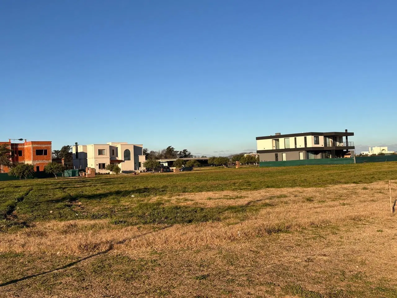 Terreno en Venta en el Barrio Privado Village Joven, Bella Vista. 3