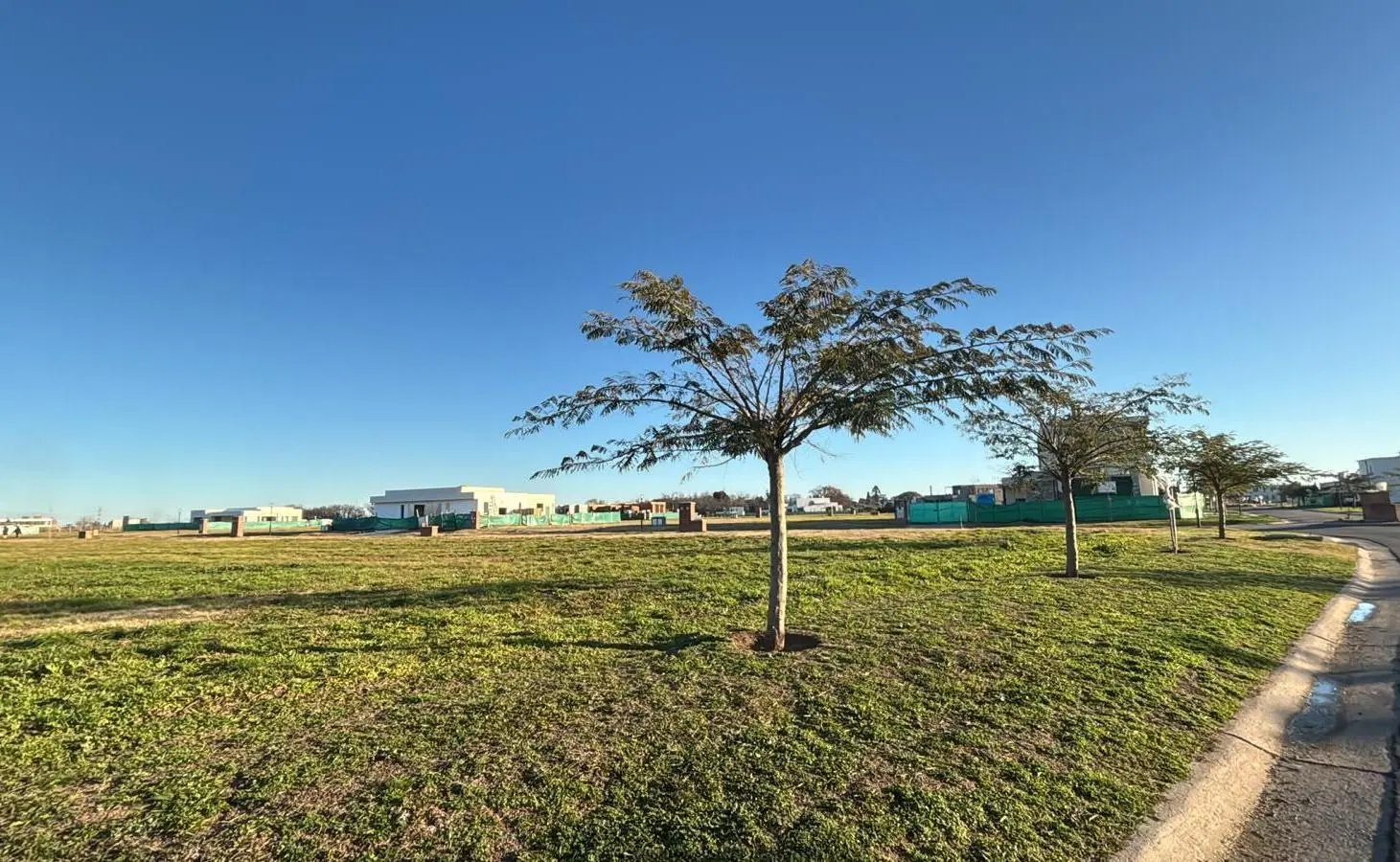 Terreno en Venta en el Barrio Privado Village Joven, Bella Vista. 2
