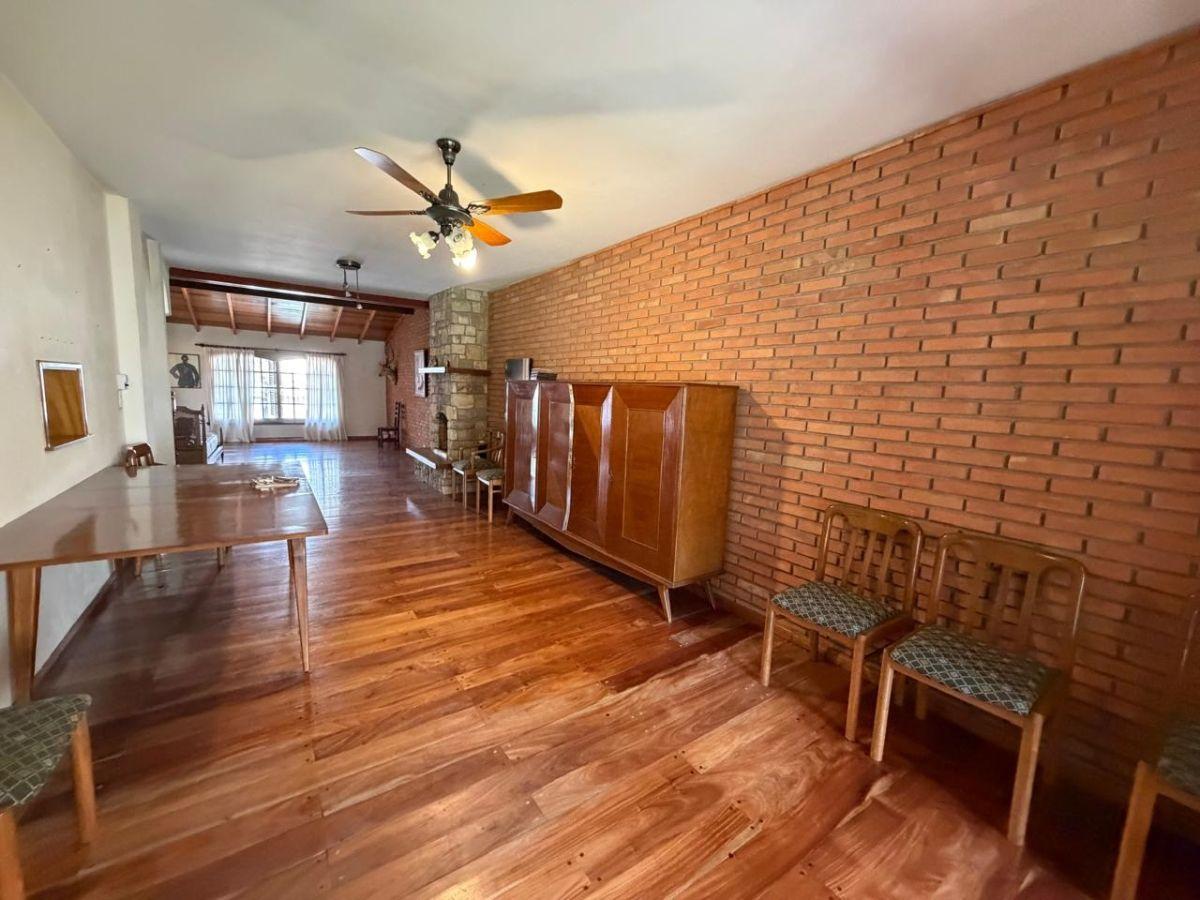 Foto de CASA 5 AMB, 25mts de fondo, garage/cochera (5 autos), muy cerca de Av y, imagen 1