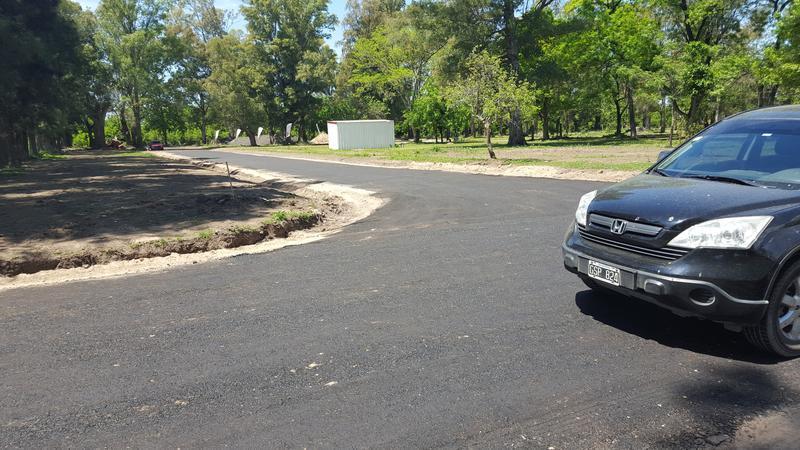 Lote de 360m2 en B° Parque LA ARBOLEDA de Longchamps.