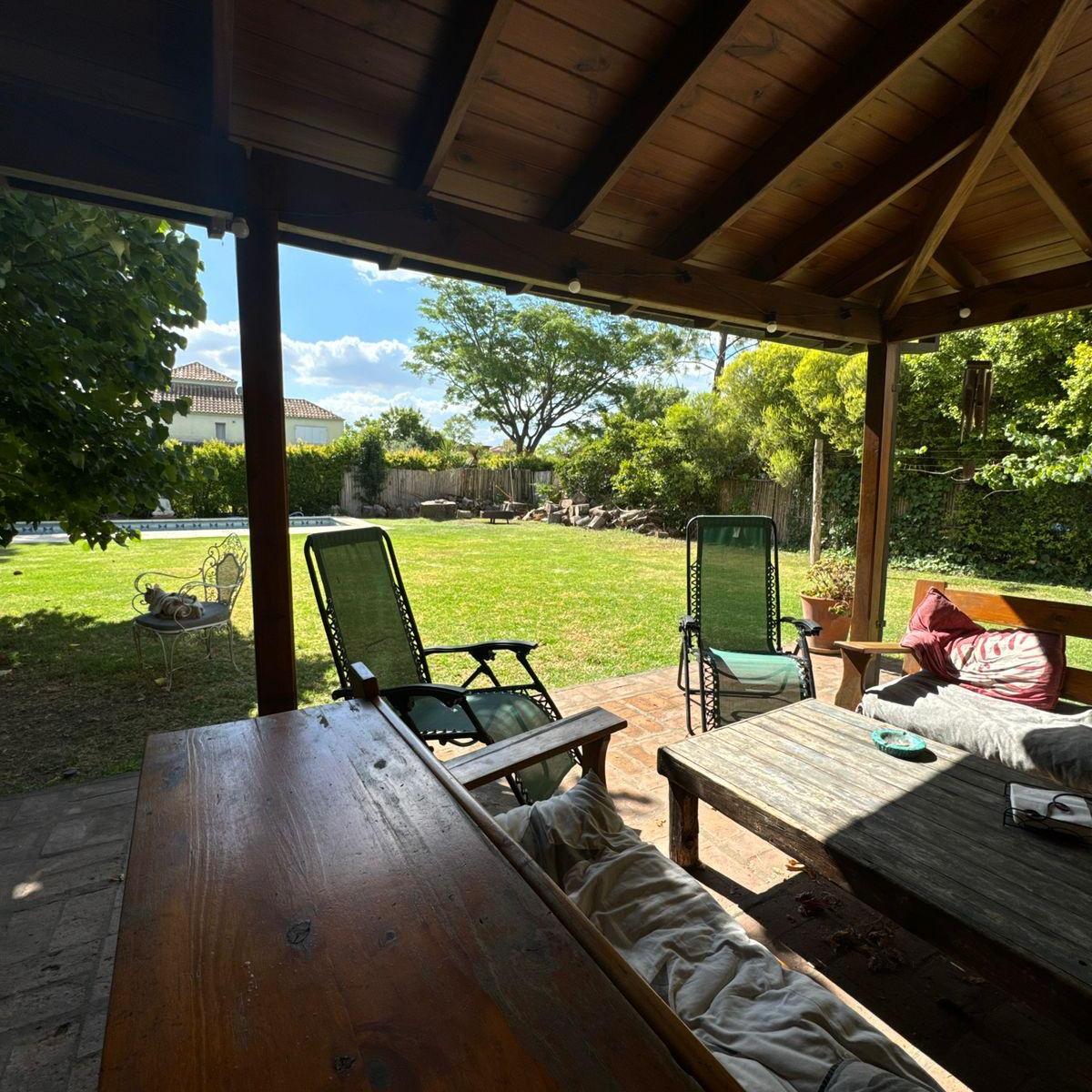 B° Talar del Lago 1 - Casa de 4 Dorm. en Venta U$s 575.000 4