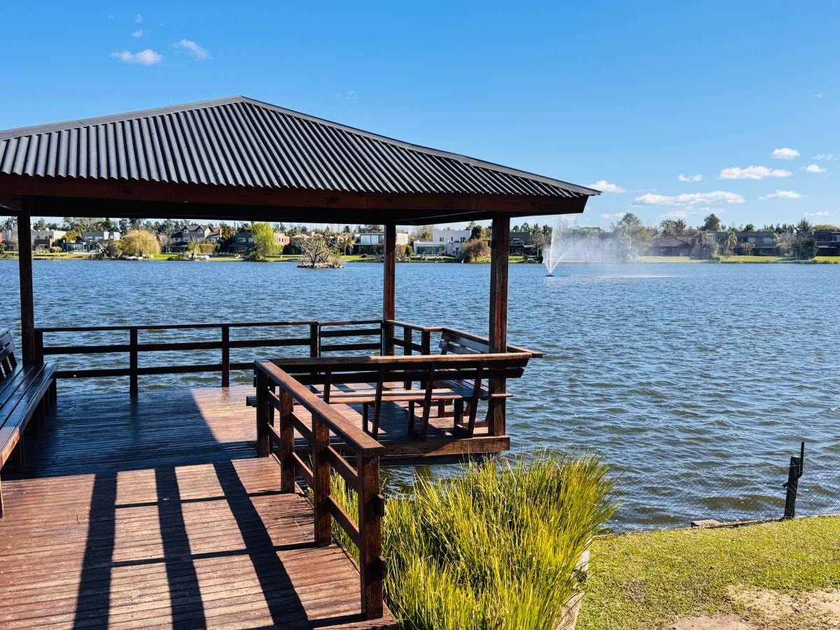 Casa con 4 dormitorios y 6 ambientes en Alquiler con o sin muebles en Talar ddel Lago 1