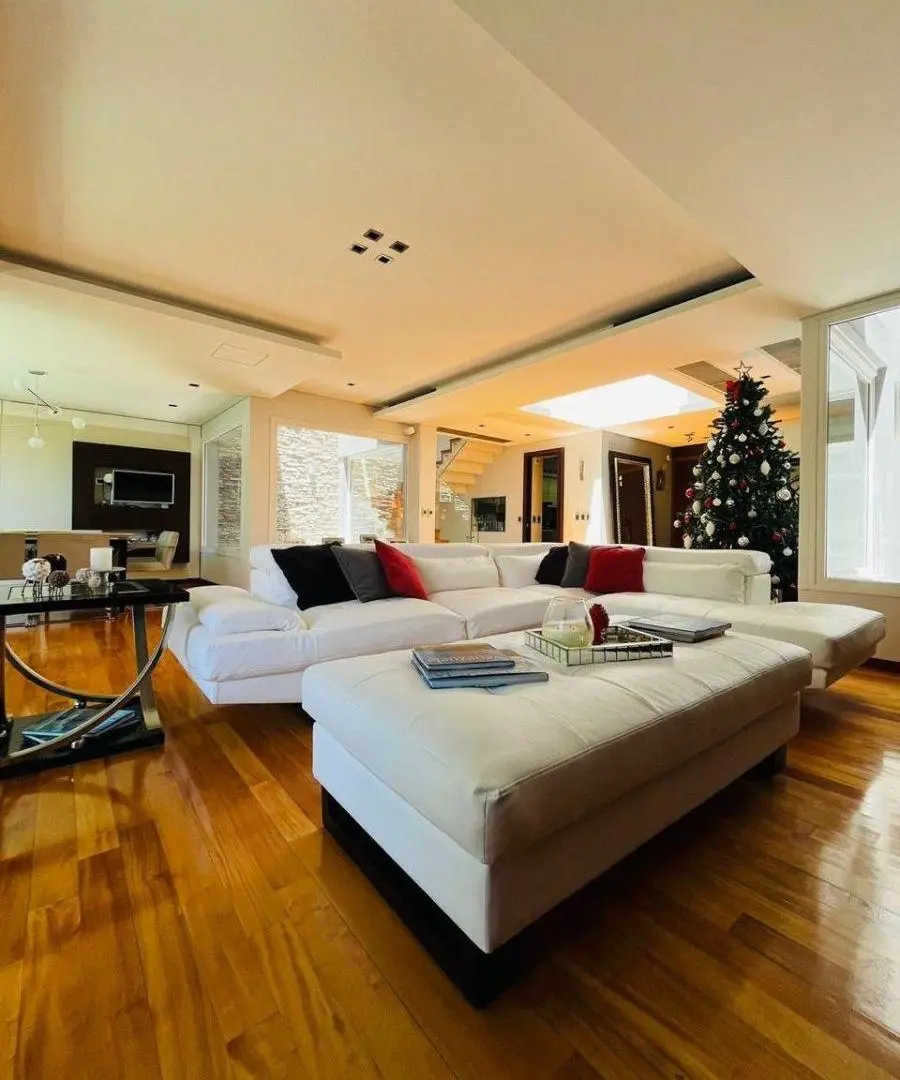 Elegante Casa -Alquiler con muebles en Martínez U$S 6.500 3
