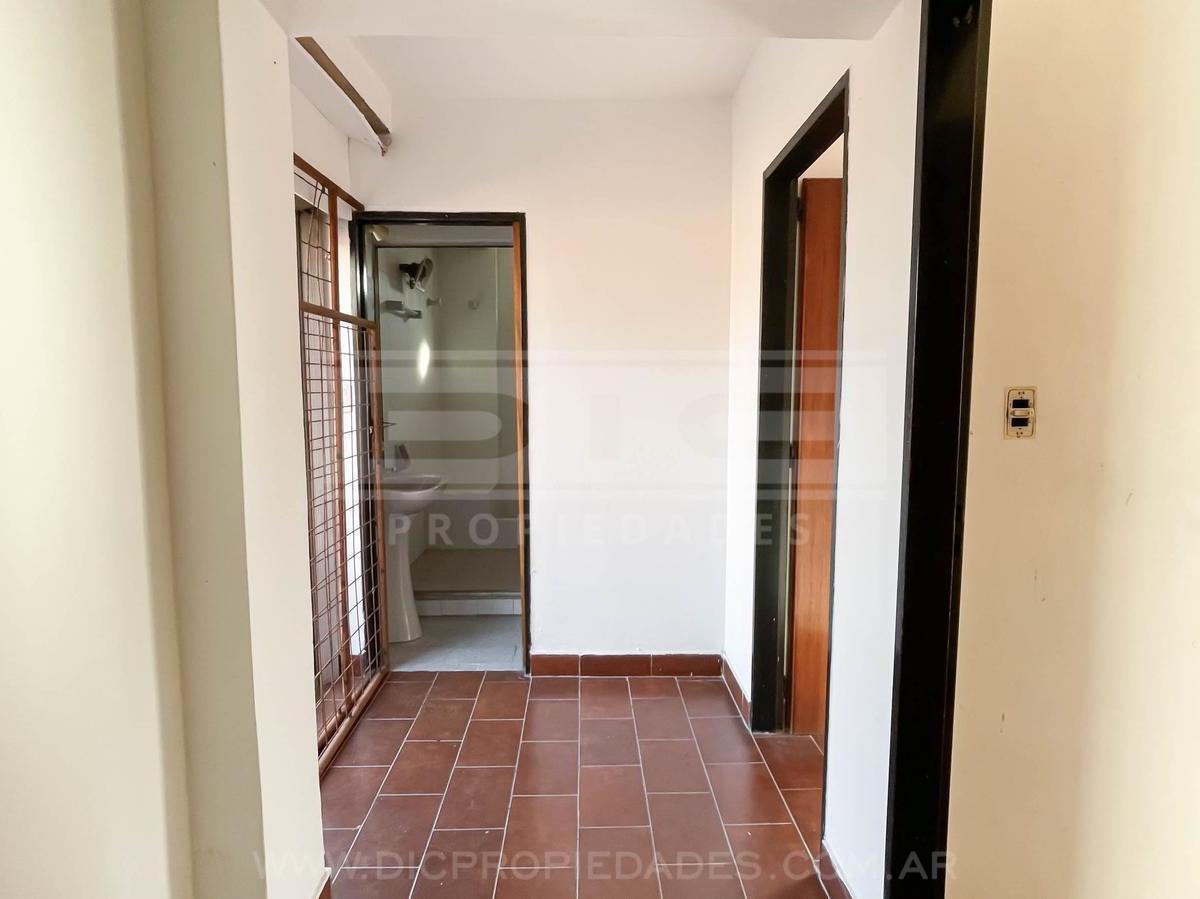 Casa 4 Dorm. Venta - Florida Mitre/este 5