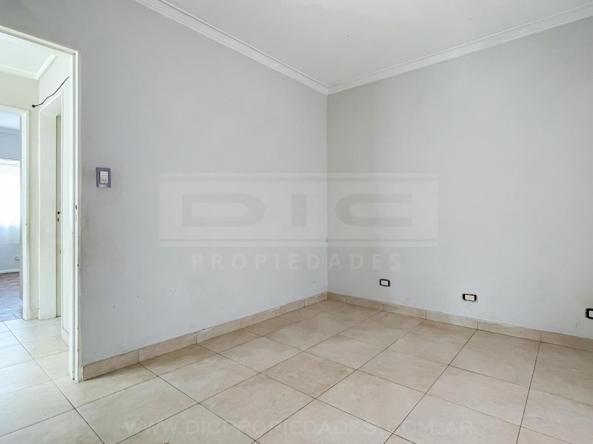 Casa 6 Dorm. Venta - Carapachay 5